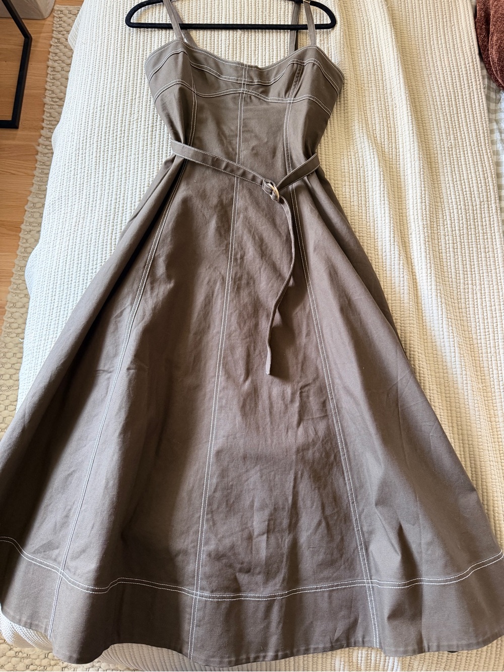 Hill House The Fiona Midi Dress in Chocolate Twill Size L